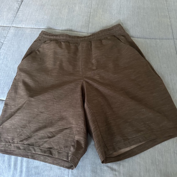 Men’s black lululemon shorts. - Picture 4 of 5